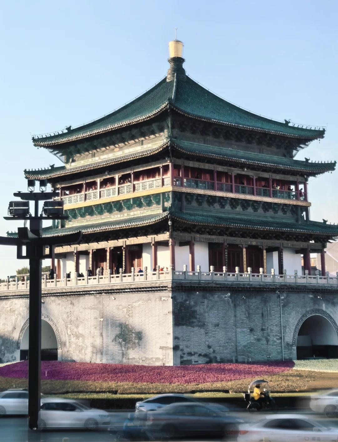 la prise de vue du clocher à la maison de thé de Chahuanong