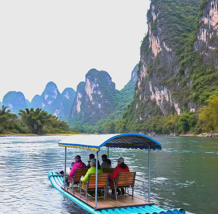 Rafting en bambú por el río Li