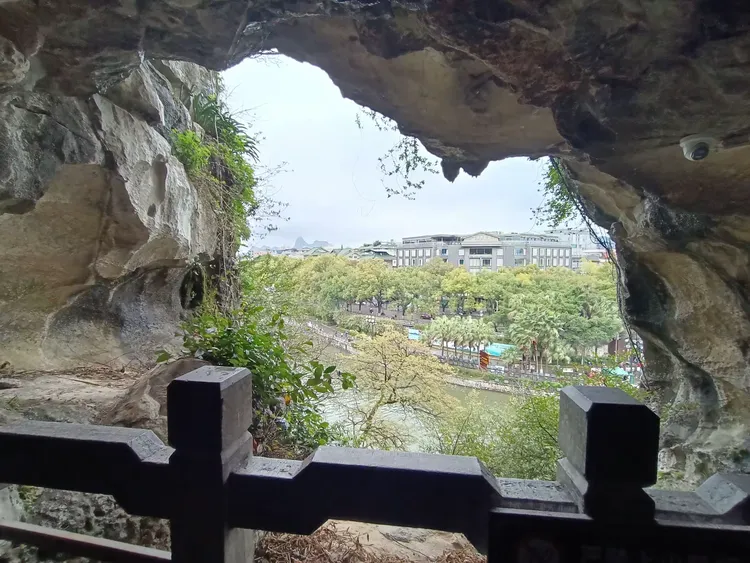 Пещера "Слоновий глаз