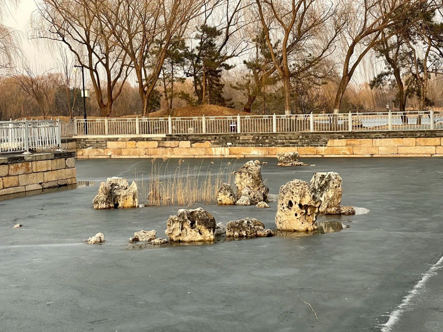 Ruines Qingyan de Jiuzhou dans le parc Yuanmingyuan