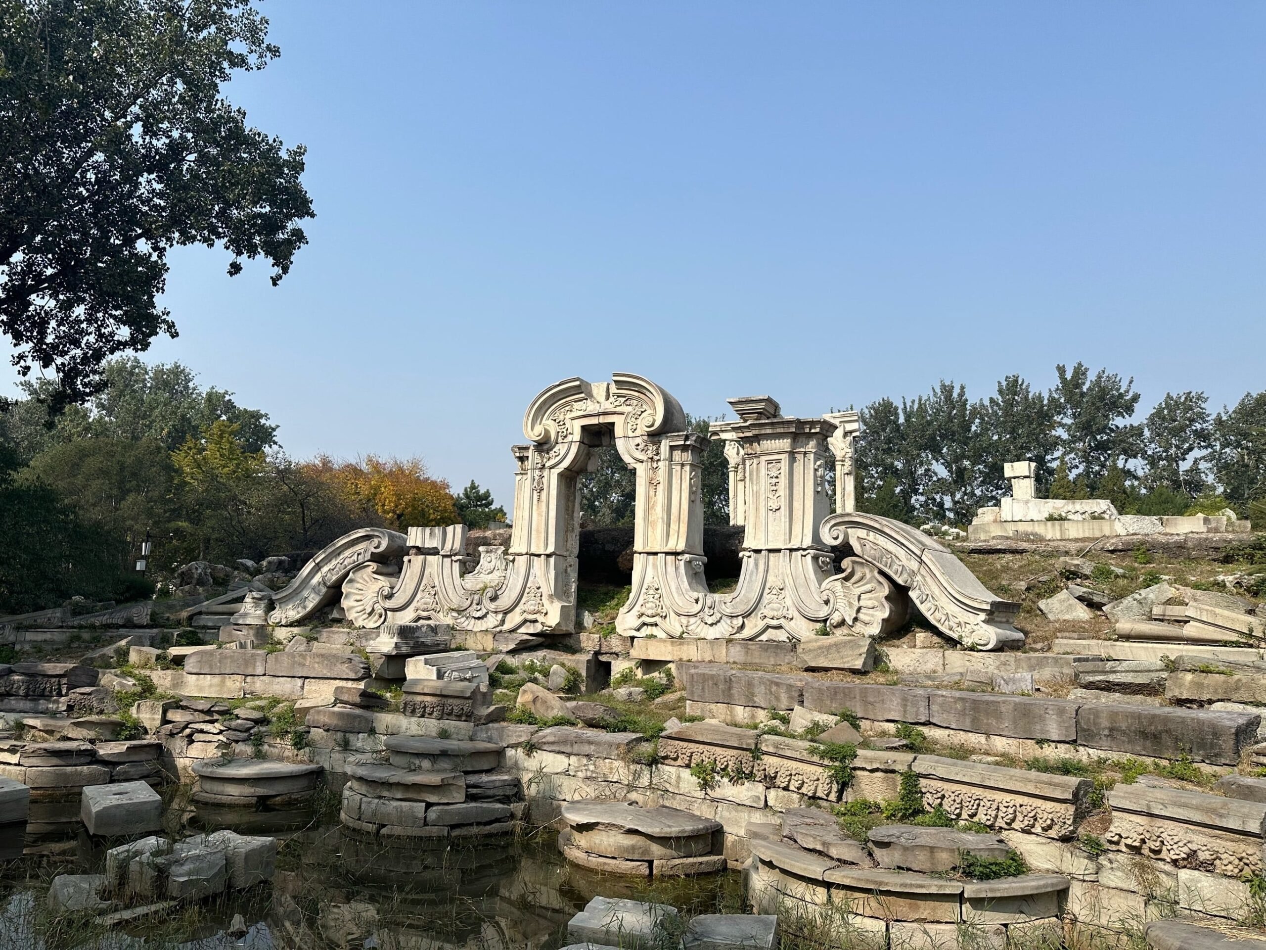 Les ruines de la grande fontaine Dashuifa