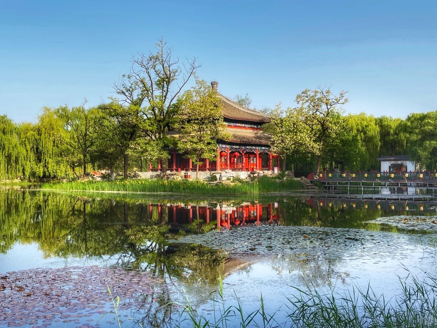 Le Jianbi Ting dans le jardin de Wanchun