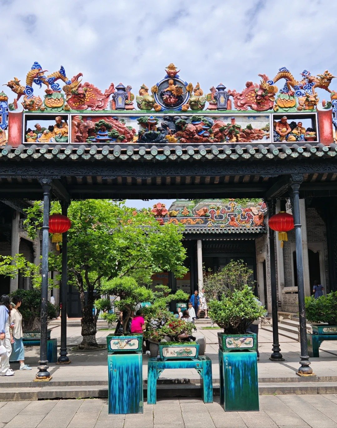 The Colorful Stucco Relief in Chen Clan Ancestral